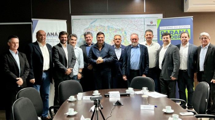 Reunião com membros da Comissão de Infraestrutura do Norte do Paraná e com os deputados estaduais Tiago Amaral, Tercílio Turini e Cobra Repórter. / Créditos: Divulgação