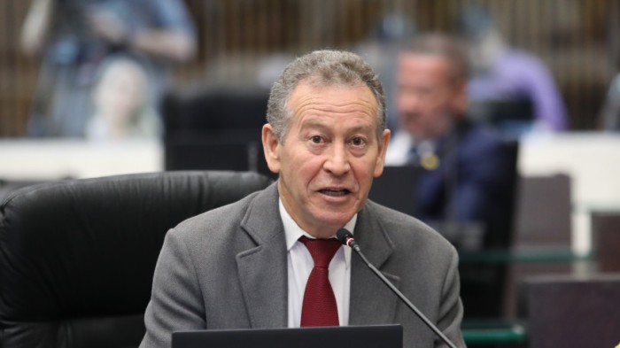 Deputado Professor Lemos (PT) defendeu a manutenção das atuais regras para eleição de diretores / Créditos: Orlando Kissner/Alep