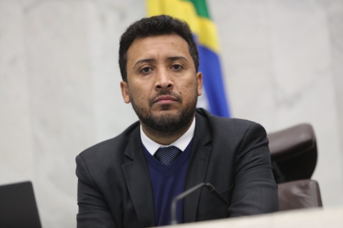 Homenagem aos alunos que se destacaram em diversas áreas, dos colégios Cívico-Militares Ermelindo de Leão e Getúlio Vargas, em Curitiba. / Créditos: Divulgação