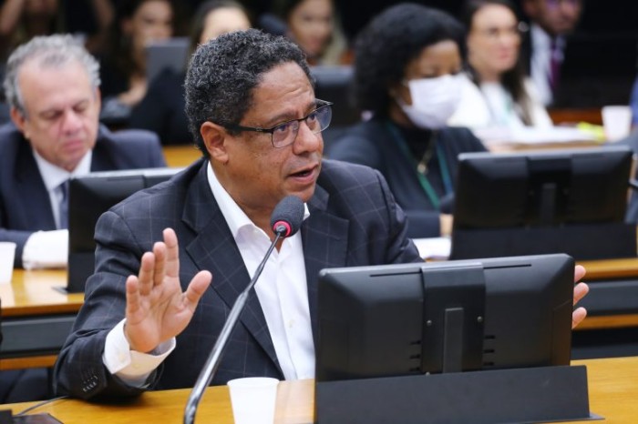 Substitutivo de Orlando Silva retomou texto de proposta  original - (Foto: Vinicius Loures/Câmara dos Deputados)