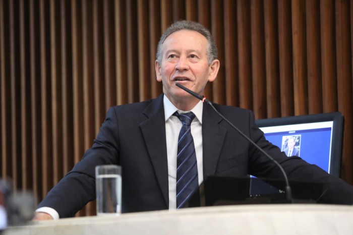 “A pauta de reivindicações trazida hoje é justíssima e merece o acolhimento do Poder Legislativo e também do Poder Executivo. São demandas que contribuirão para melhorar a qualidade dos serviços públicos prestados à população do Paraná”, afirmou Lemos. / 