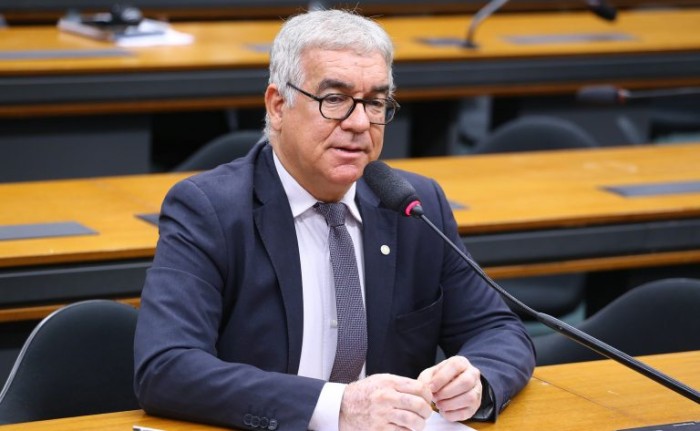 Zé Neto: Sesanor permitirá aperfeiçoamento profissional desses funcionários - (Foto: Vinicius Loures/Câmara dos Deputados)