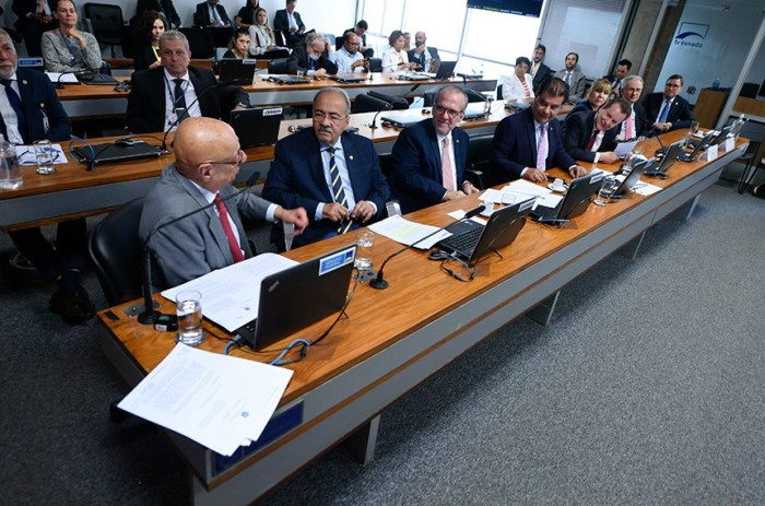 Esperidião Amin apresentou relatório favorável à ideia de Nelsinho Trad, destacando a presença libanesa no Brasil - Foto: Edilson Rodrigues/Agência Senado