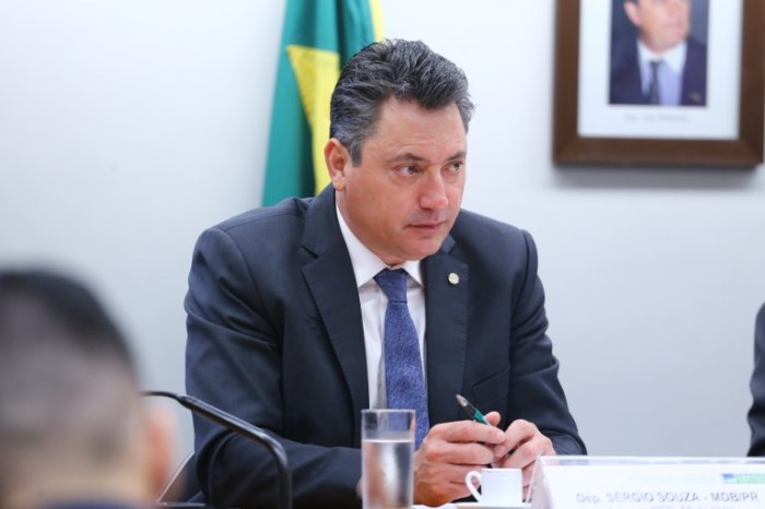 Sergio Souza foi o relator da proposta na comissão - (Foto: Vinicius Loures/Câmara dos Deputados)