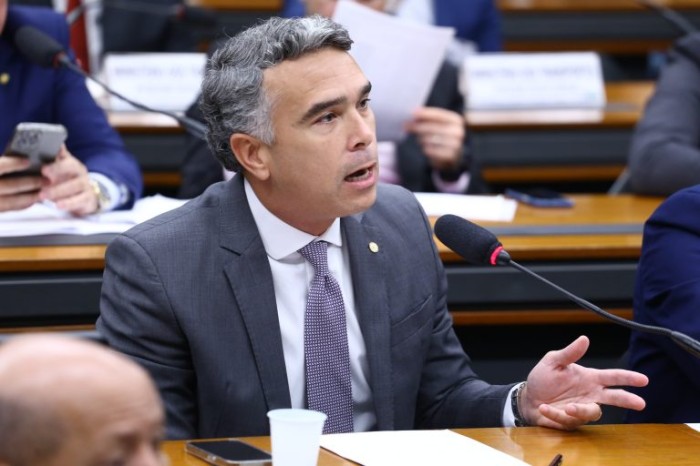 Rafael Brito é o autor do requerimento para a realização da audiência - (Foto: Vinicius Loures/Câmara dos Deputados)