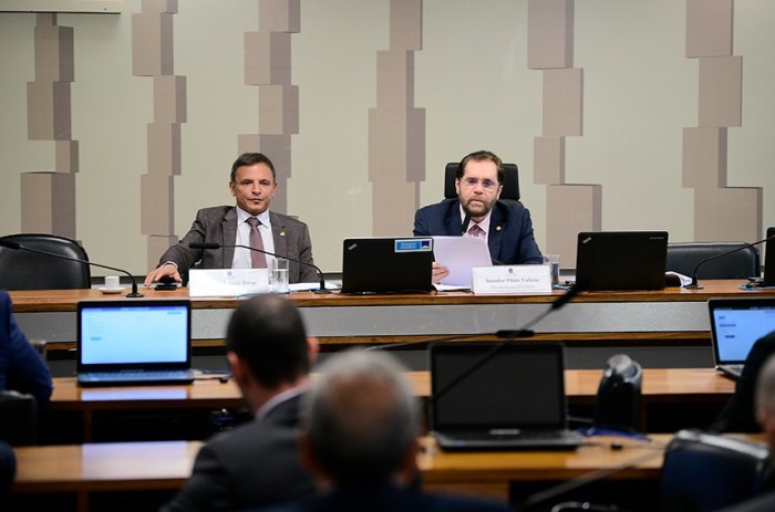 O relator da CPI, Marcio Bittar, e o presidente, Plínio Valério - Foto: Pedro França/Agência Senado