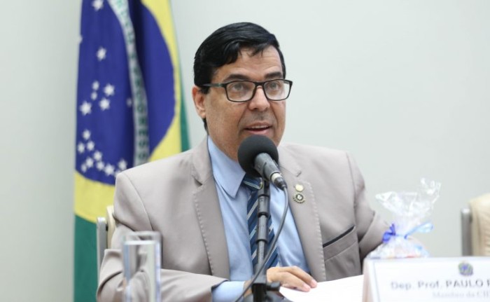 Deputado Prof. Paulo Fernando, relator da proposta na comissão - (Foto: Ester Cruz / Câmara dos Deputados)