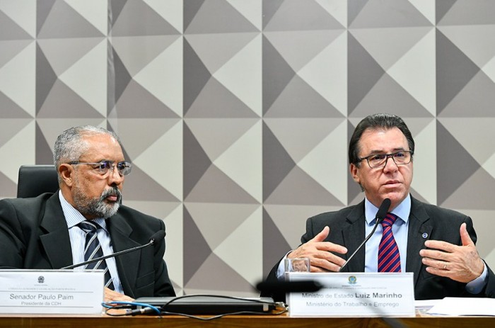 Presidente da CDH, Paulo Paim ouve Luiz Marinho - Foto: Geraldo Magela/Agência Senado