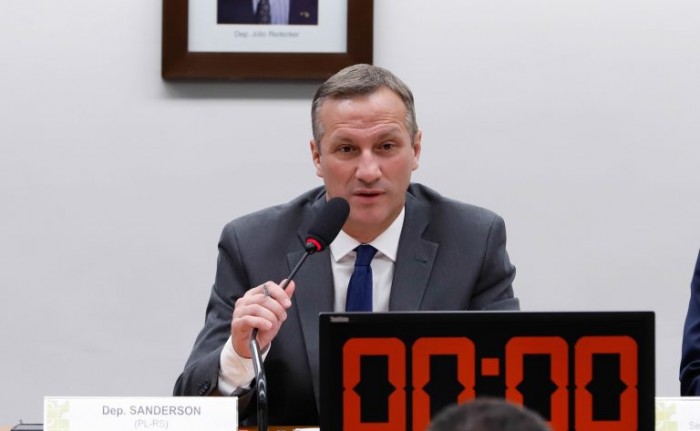 O deputado Sanderson (d) é o presidente da comissão - (Foto: Gilmar Félix / Câmara dos Deputados)