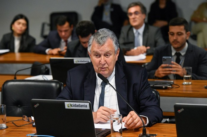 Senador Luis Carlos Heinze (PP-RS) é o autor da proposta que visa fomentar o comércio de vinho - Foto: Jefferson Rudy/Agência Senado