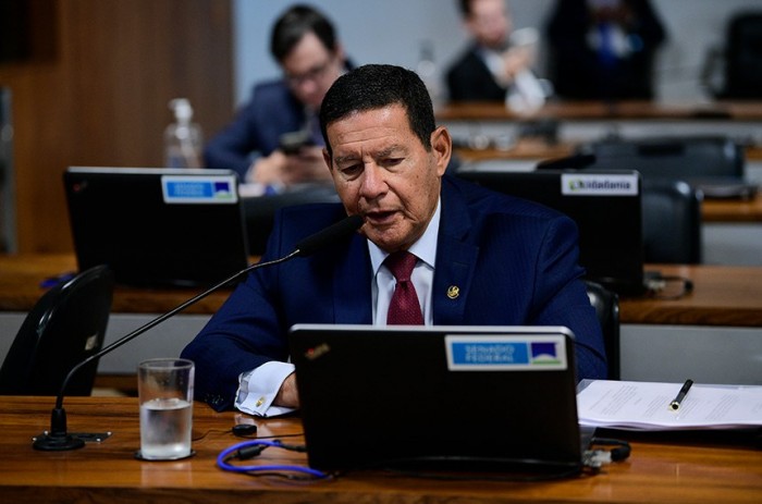 Hamilton Mourão foi o relator ad hoc das autorizações para funcionamento de rádios - Foto: Pedro França/Agência Senado
