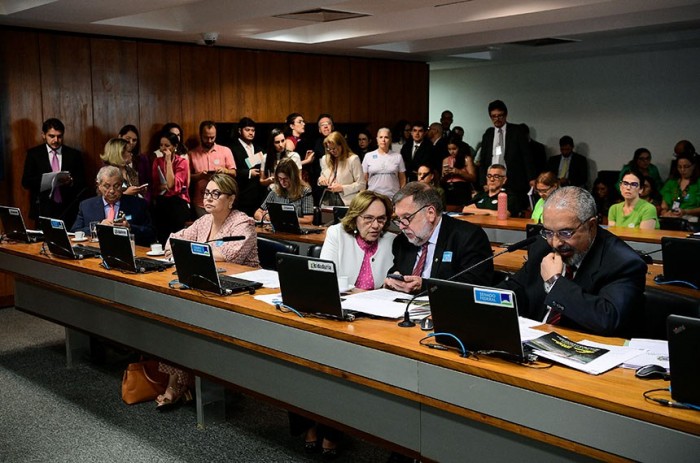 Flávio Arns foi o relator do PL 6.379/2019, que segue para o Plenário em regime de urgência - Foto: Pedro França/Agência Senado