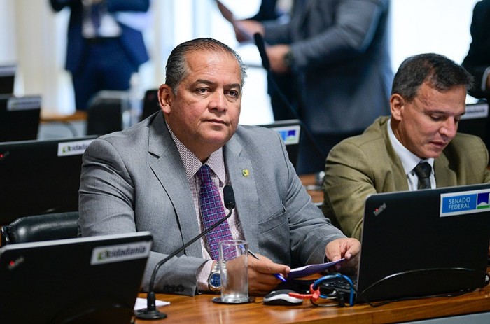 Eduardo Gomes na reunião da CCJ: relator deu voto favorável à proposta - Foto: Edilson Rodrigues/Agência Senado