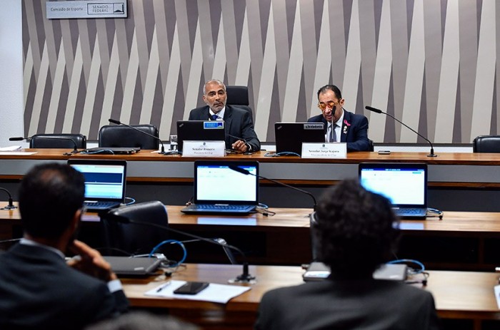 Os senadores Romário (relator da proposta) e Jorge Kajuru, presidente e vice da CEsp - Foto: Geraldo Magela/Agência Senado