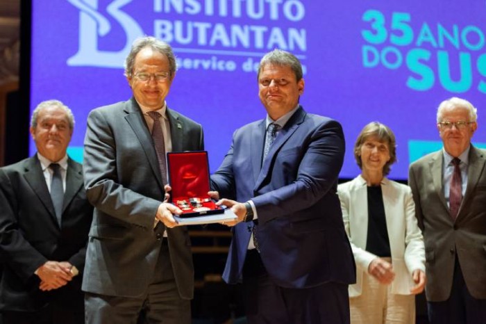 O governador de São Paulo também homenageou os profissionais que trabalharam frente aos desafios da pandemia de Covid-19