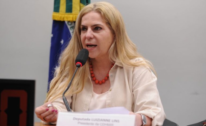 Luizianne Lins é a autora do requerimento para a realização da audiência - (Foto: Renato Araujo/Câmara dos Deputados)