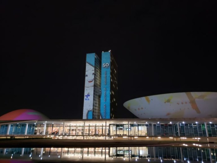 Congresso já recebeu projeção em homenagem aos 50 anos do Programa Nacional de Imunização - (Foto: Pierre Triboli/Câmara dos Deputados)