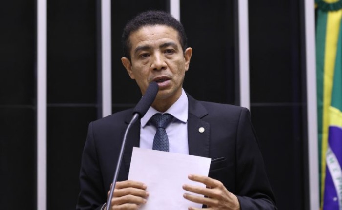 O autor da proposta, deputado Pastor Gil - (Foto: Marina Ramos / Câmara dos Deputados)