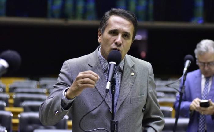 Carlos Henrique Gaguim, autor da proposta - (Foto: Zeca Ribeiro/Câmara dos Deputados)