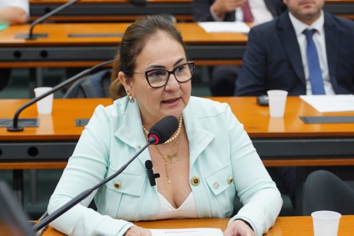 Professora Goreth defende a promoção da cultura de paz nas escolas - (Foto: Will Shutter / Câmara dos Deputados)