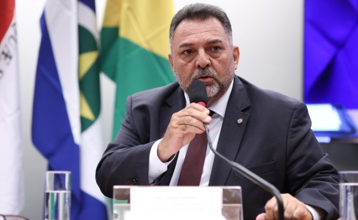 Zezinho Barbary foi o relator na comissão e defendeu aprovação da proposta - (Foto: MyKe Sena/Câmara dos Deputados)