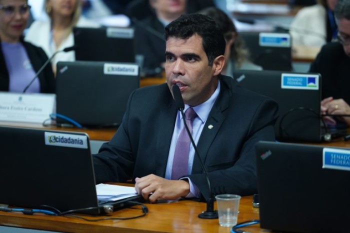 Ricardo Ayres, relator da proposta - (Foto: Pablo Valadares/Câmara dos Deputados)