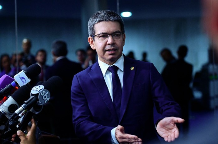 Randolfe: a proposta de reforma tributária é “a maior das prioridades do governo”, que espera sua promulgação ainda em dezembro, mas o texto ainda volta à Câmara depois da aprovação no Senado - Foto: Geraldo Magela/Agência Senado