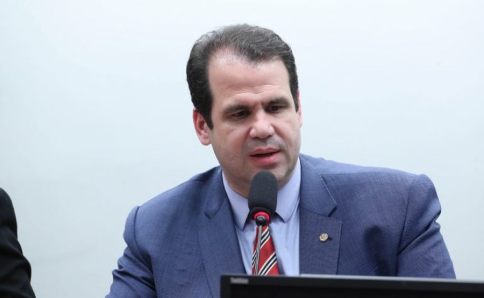 Aureo Ribeiro: lei é necessária em razão de atrasos em repasses - (Foto: Bruno Spada/Câmara dos Deputados)