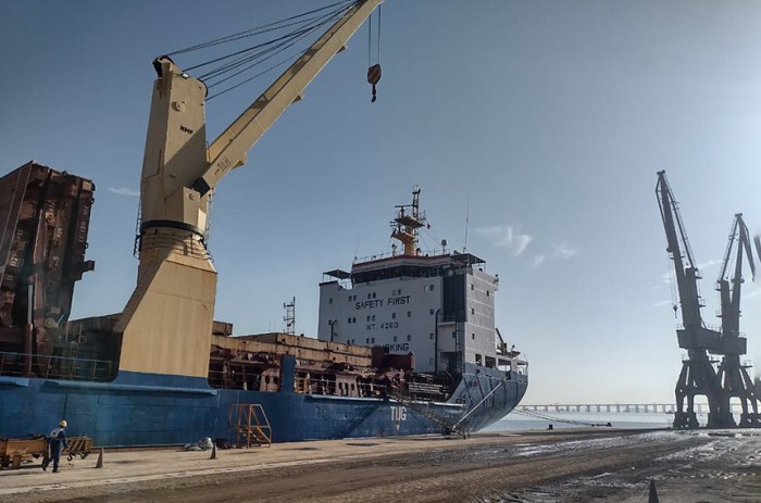 Navio atracado no Cais da Gamboa, que passa por obras de modernização e ampliação - Foto: Portos Rio
