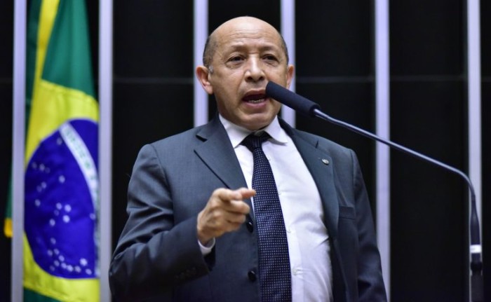 Alfredinho relatou a proposta e defendeu sua aprovação - (Foto: Bruno Spada/Câmara dos Deputados)