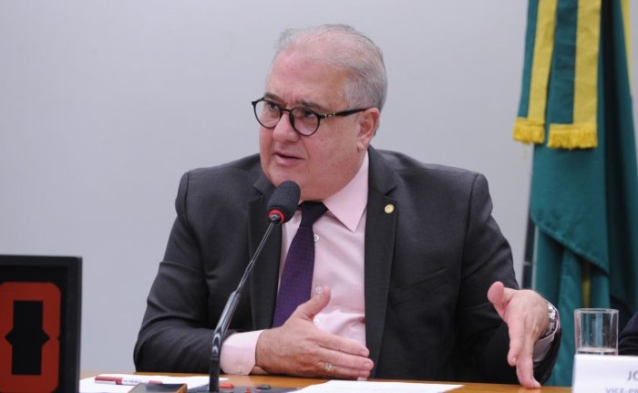 Augusto Coutinho relatou a proposta e recomendou sua  aprovação - (Foto: Renato Araújo/Câmara dos Deputados)