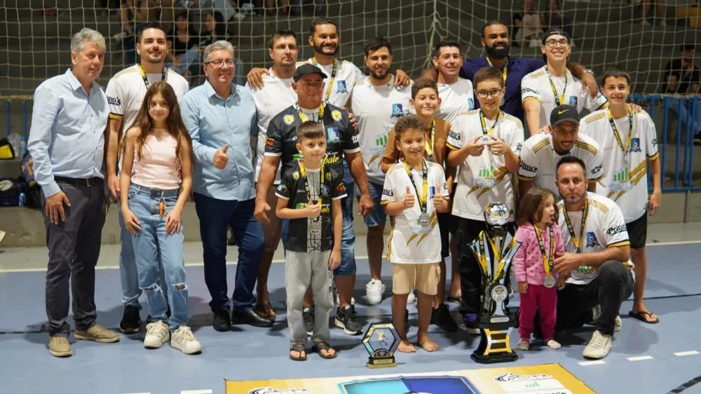 Encerramento do campeonato municipal de futsal celebra união e grandes talentos