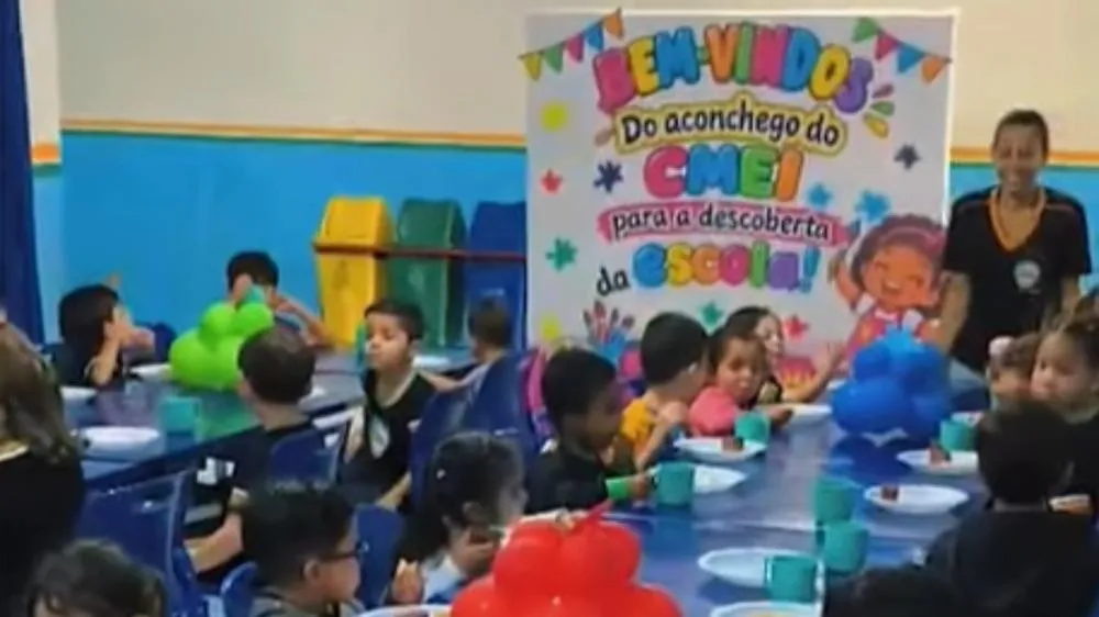 Alunos dos CMEIs visitam a Escola Municipal Governador José Richa